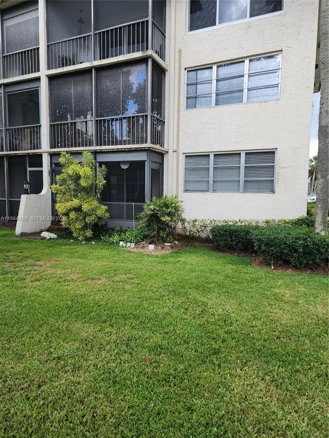 5 of 13 - 681 S Hollybrook Drive #110, Pembroke Pines, FL