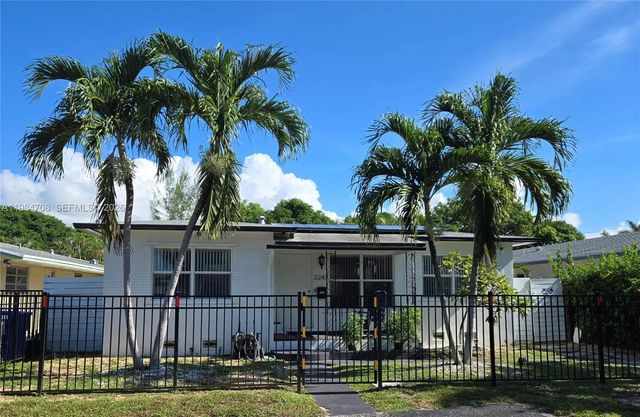 4 of 5 - 2247 Jackson Street, Hollywood, FL