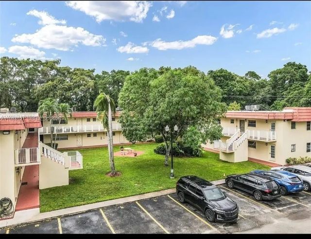 4 of 23 - 14901 Sw 4th Street #14a, Pembroke Pines, FL