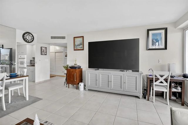 4 of 44 - 3233 Ne 34th Street #1207, Fort Lauderdale, FL