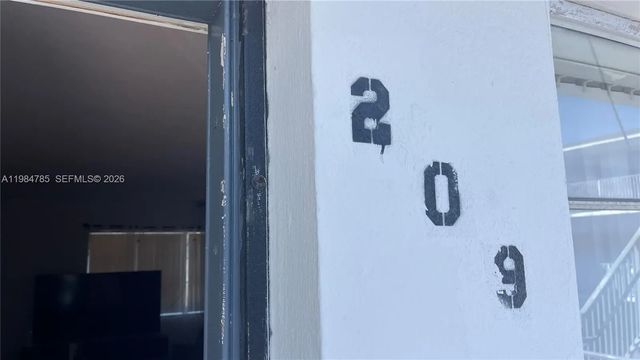 4 of 14 - 13700 Ne 6th Avenue #209, North Miami, FL