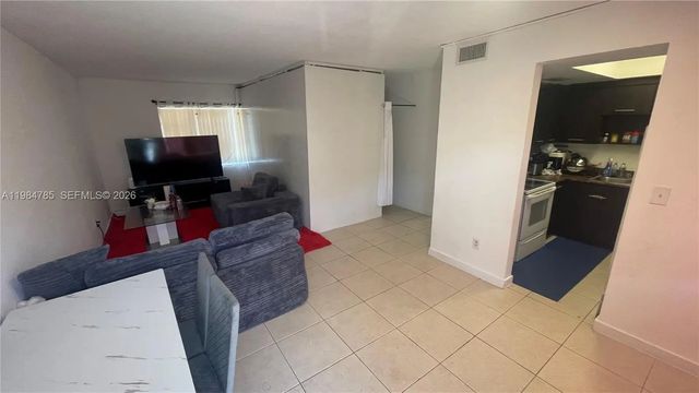 5 of 14 - 13700 Ne 6th Avenue #209, North Miami, FL