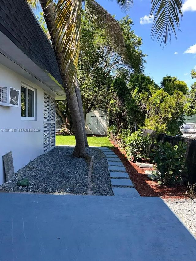 3 of 27 - 161 Ne 117th Street, Miami, FL