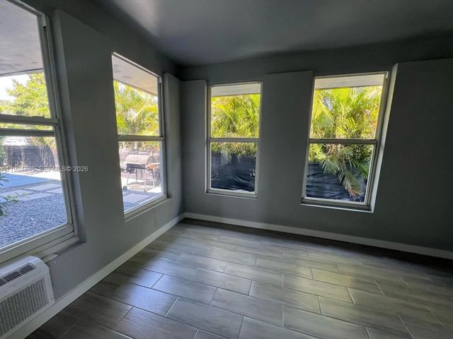 4 of 27 - 161 Ne 117th Street, Miami, FL