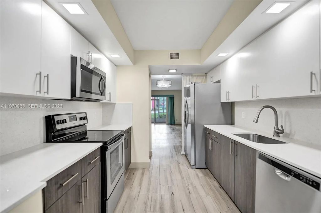 12750 Sw 4th Court #111j, Pembroke Pines