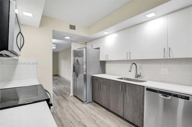 4 of 37 - 12750 Sw 4th Court #111j, Pembroke Pines, FL