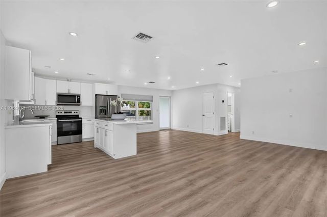 3042 Hayes Street, Hollywood