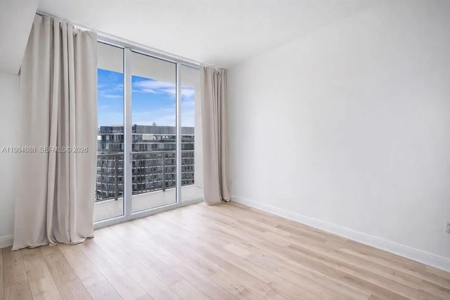 2 of 27 - 1750 N Bayshore Drive #3811, Miami, FL