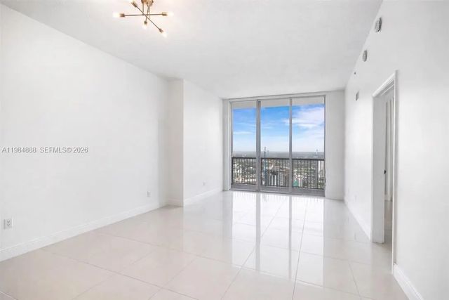 5 of 27 - 1750 N Bayshore Drive #3811, Miami, FL