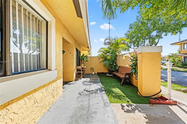3 of 32 - 505 Nw 214th Street #101, Miami Gardens, FL