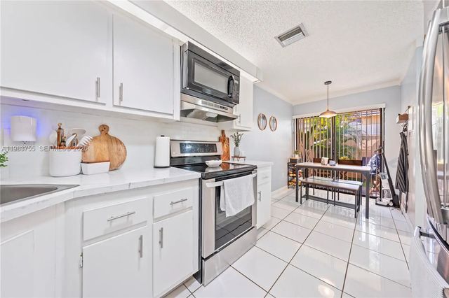 5 of 32 - 505 Nw 214th Street #101, Miami Gardens, FL
