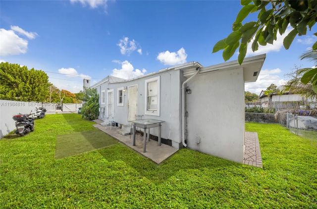 5 of 27 - 844 Nw 29th Street, Miami, FL