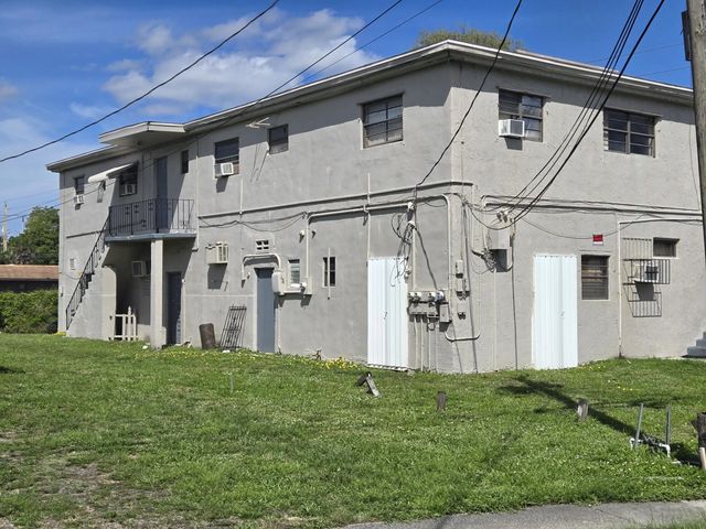4 of 12 - 602 Nw 1st Street, Dania Beach, FL