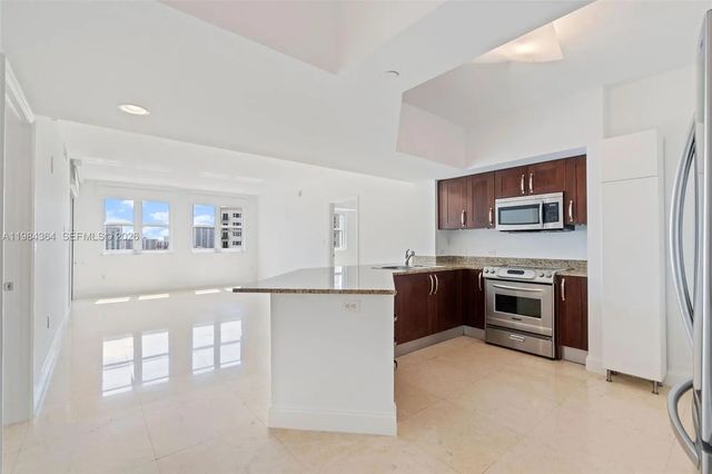 5 of 46 - 20000 E Country Club Drive #1109, Aventura, FL