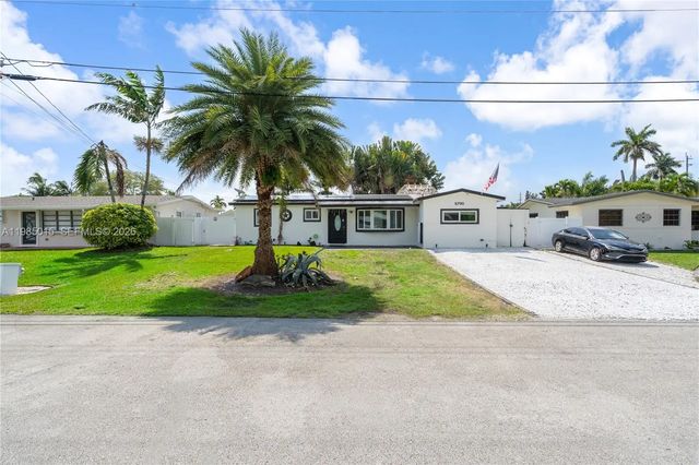 4 of 34 - 5730 Sw 55th Street, Davie, FL