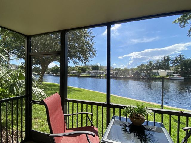 14 Royal Palm Way #106, Boca Raton