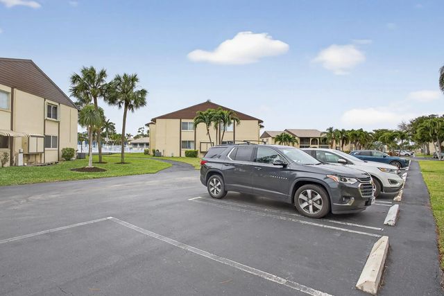 4 of 48 - 327 Pine Ridge Circle #a-1, Greenacres, FL