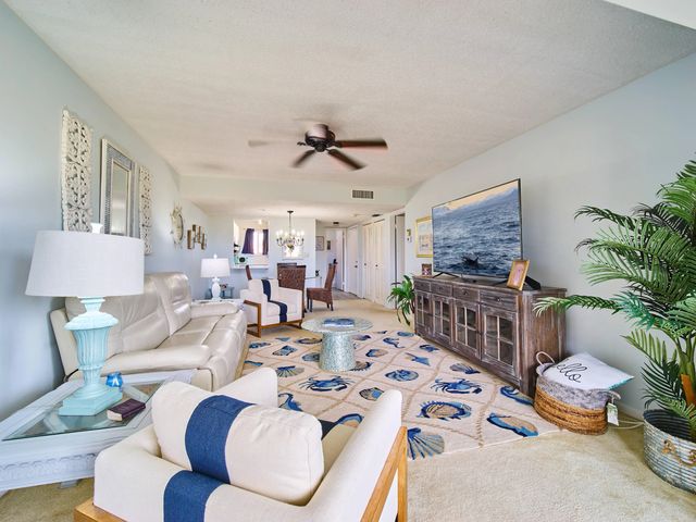 5 of 18 - 5363 Se Miles Grant Road #d202, Stuart, FL