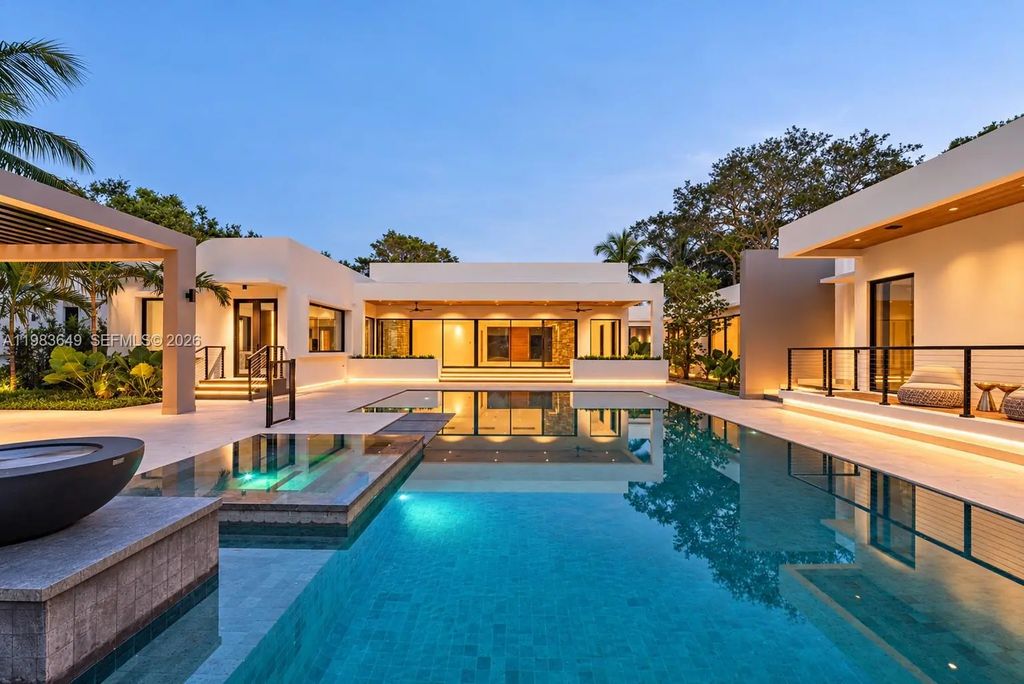 11720 Sw 77th Avenue, Pinecrest
