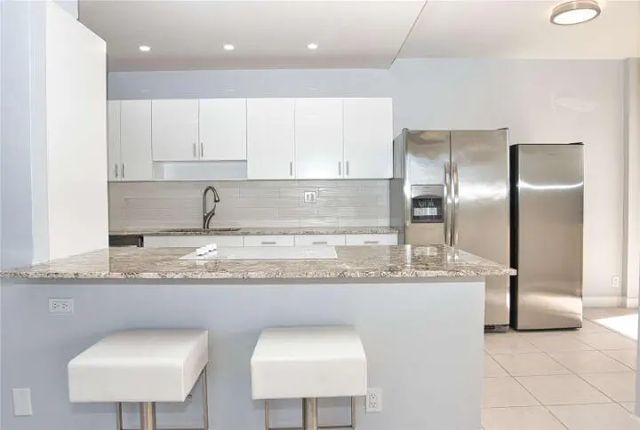 2 of 46 - 19355 Turnberry Way #3d, Miami, FL