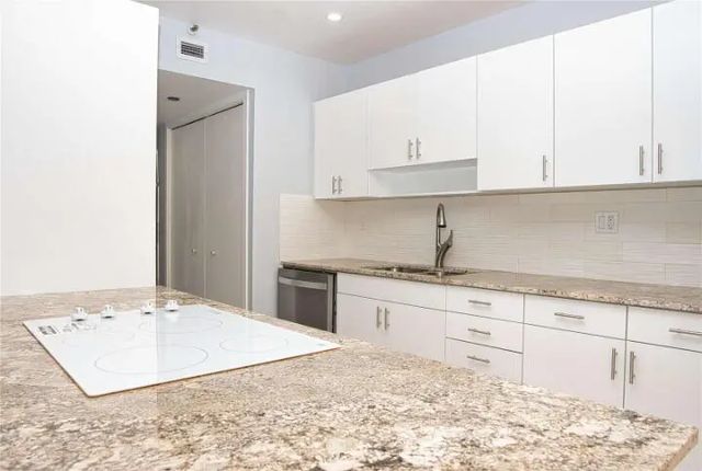 4 of 46 - 19355 Turnberry Way #3d, Miami, FL