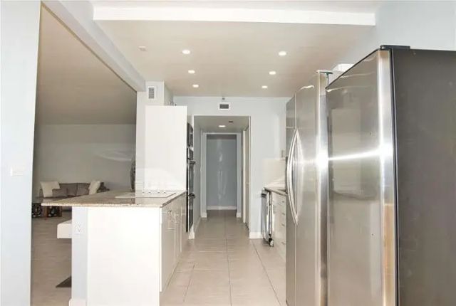 5 of 46 - 19355 Turnberry Way #3d, Miami, FL