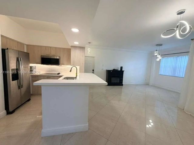 4 of 15 - 3165 Ne 184th Street #6102, Aventura, FL