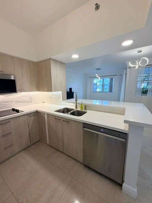 5 of 15 - 3165 Ne 184th Street #6102, Aventura, FL