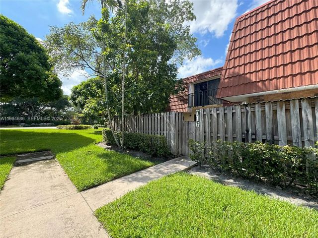 716 Nw 98th Way, Plantation