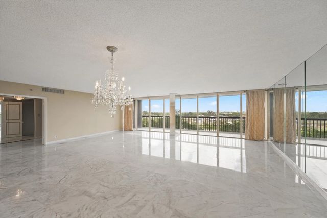 2 of 36 - 2480 Presidential Way #704, West Palm Beach, FL