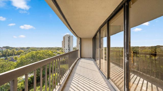 5 of 36 - 2480 Presidential Way #704, West Palm Beach, FL
