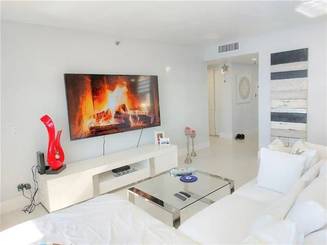 3 of 21 - 105 Lake Emerald Drive #502, Oakland Park, FL