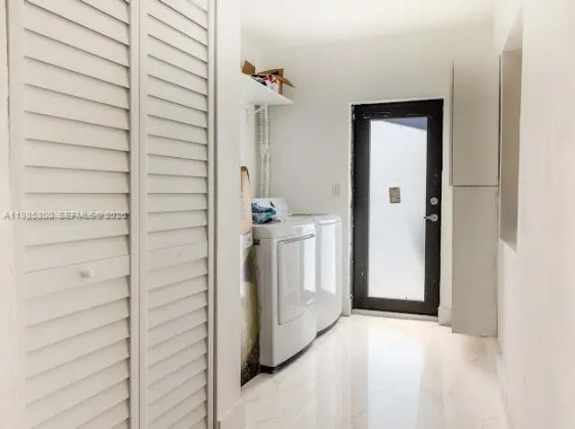 5 of 24 - 666 Ne 164th Terrace, Miami, FL