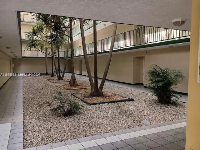 8321 Nw 7th Street #1-307, Miami