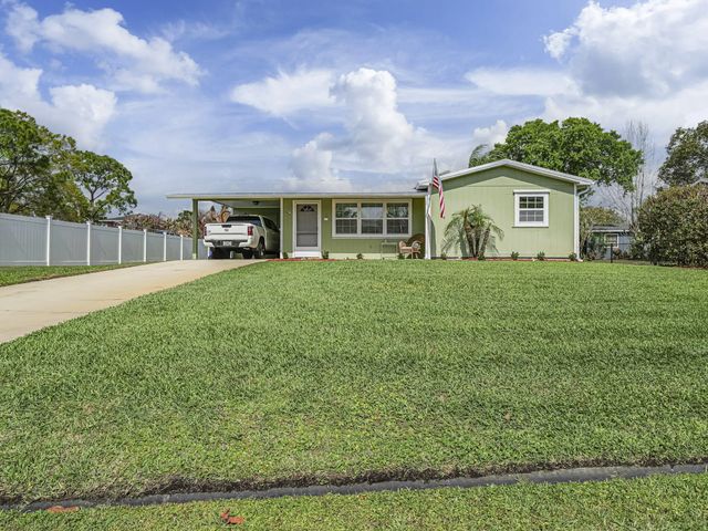 2 of 42 - 573 Autumn Terrace, Sebastian, FL