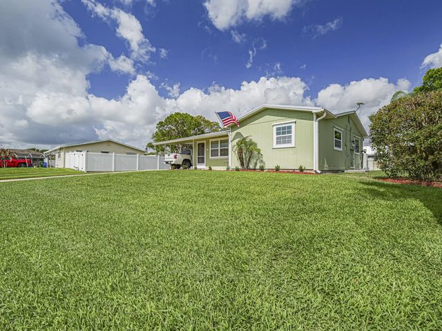 5 of 42 - 573 Autumn Terrace, Sebastian, FL