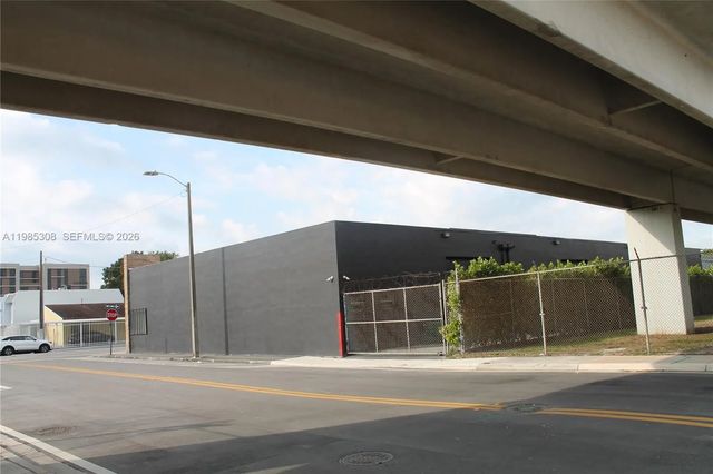 3 of 18 - 601 Nw 11th Street, Miami, FL