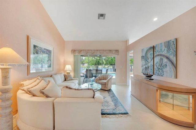 5 of 45 - 4927 Nw 67th Avenue, Lauderhill, FL
