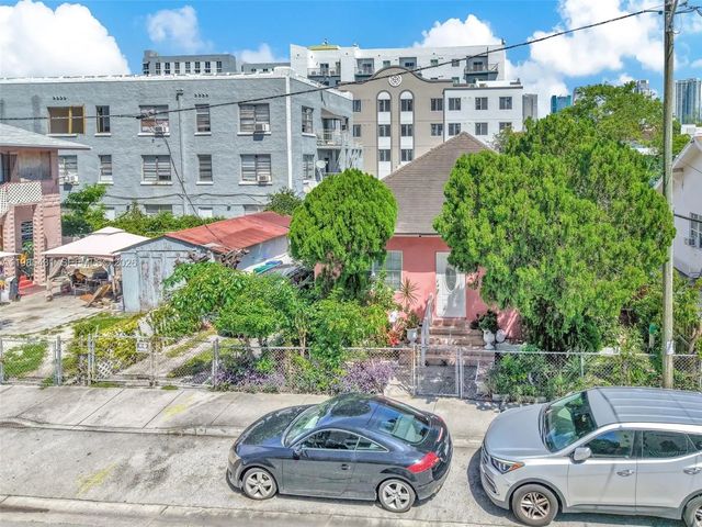 119 Sw 7th Avenue, Miami