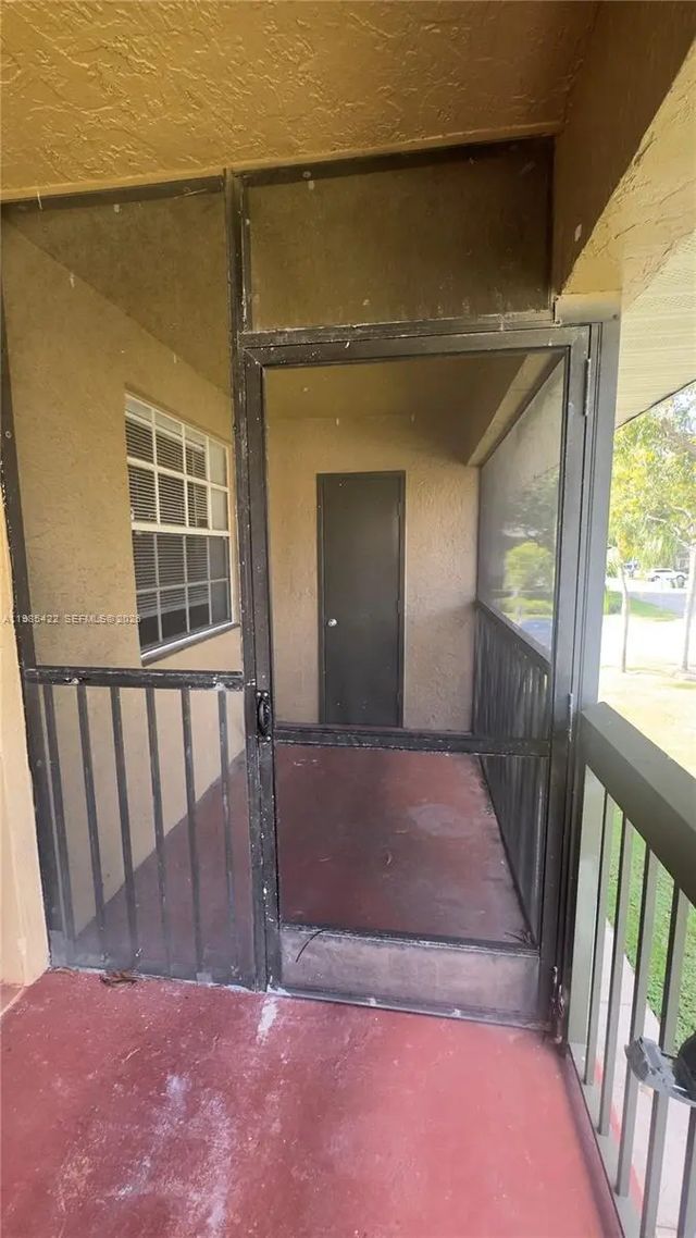 4 of 11 - 10480 Nw 8th Street #201, Pembroke Pines, FL