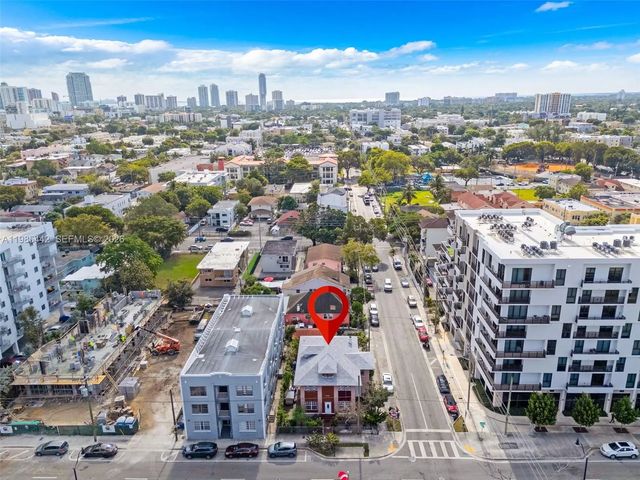 676 Sw 1st Street, Miami