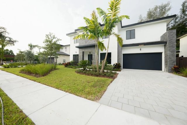 13004 Davie Oaks Drive, Davie
