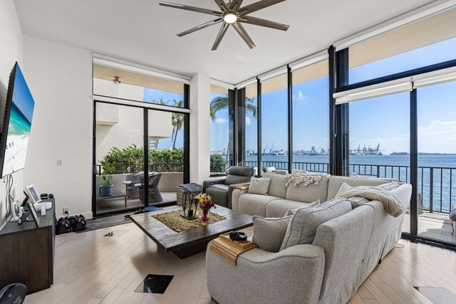 520 Brickell Key Drive #a200, Miami
