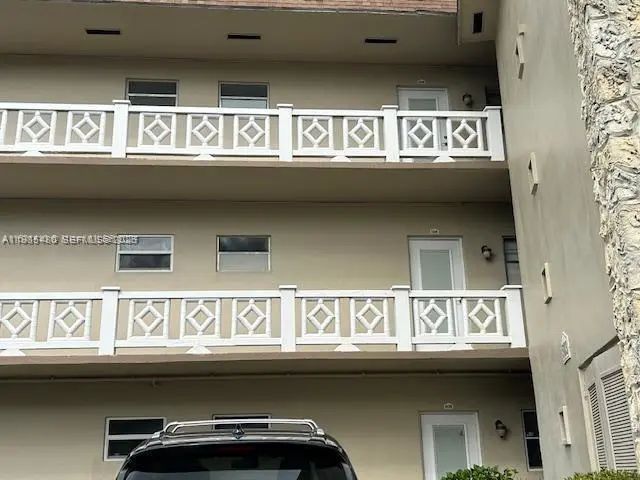 3 of 15 - 5103 Nw 35th Street #503, Lauderdale Lakes, FL