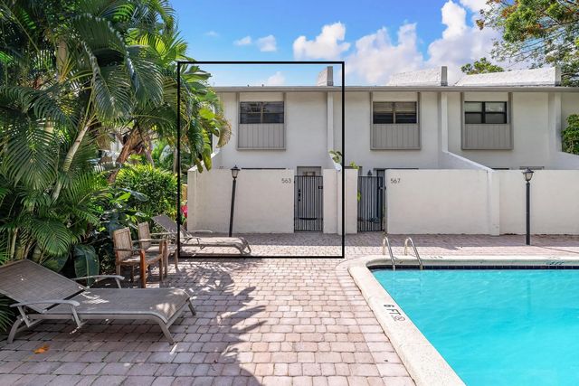 3 of 30 - 563 Ne 7th Avenue #1b, Fort Lauderdale, FL