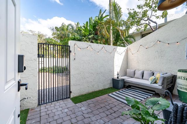 4 of 30 - 563 Ne 7th Avenue #1b, Fort Lauderdale, FL