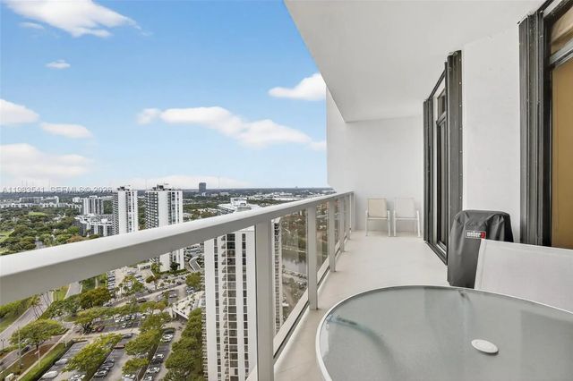 4 of 60 - 20281 E Country Club Drive #ts 5, Aventura, FL