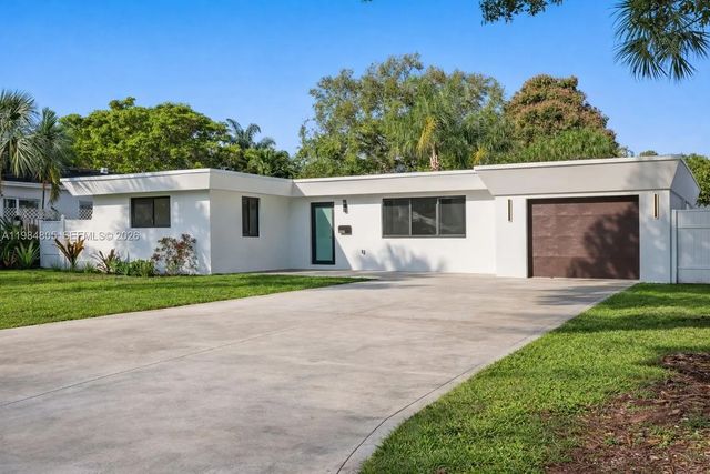 2 of 37 - 10910 Ne 9th Court, Biscayne Park, FL