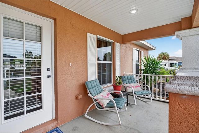 3 of 50 - 2707 Ne 5th Avenue, , FL