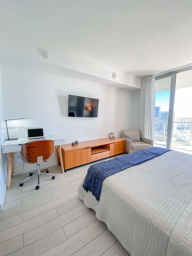4 of 17 - 2602 E Hallandale Beach Boulevard #r2405, Hallandale Beach, FL